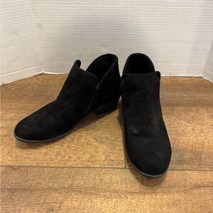 SO Brand Women Black Booties Boots Size 7.5